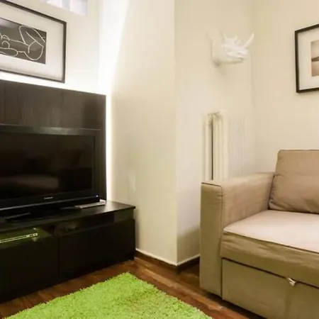 Apartment Traveler's Dream In Historic Acropolis Downtown