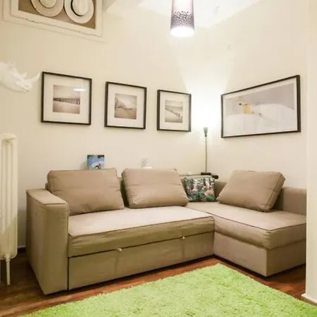 Traveler's Dream In Historic Acropolis Downtown Apartment *